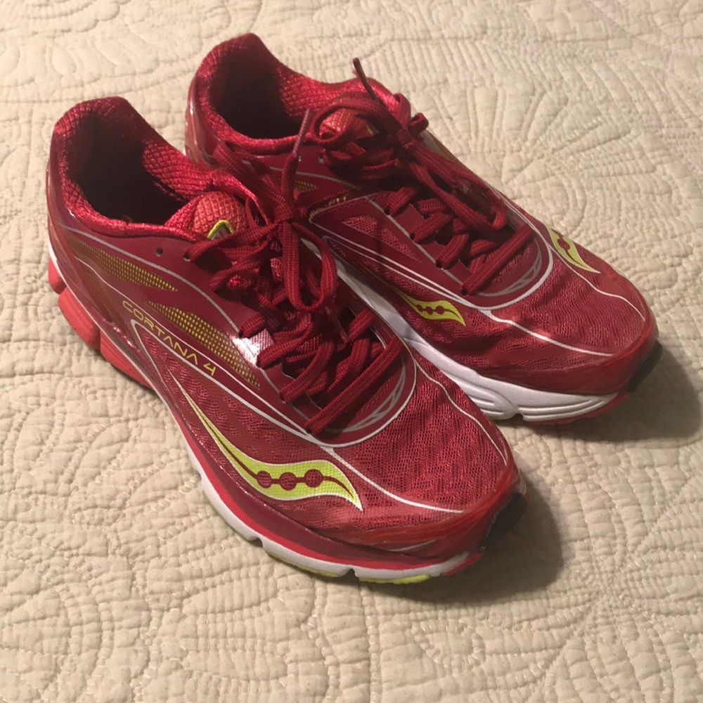 New worn once Saucony Cortana 4